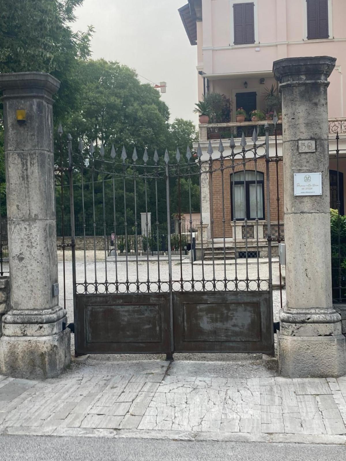 Villino Mari Camere Con Parcheggio Privato Gratuito Ascoli Piceno Exterior photo